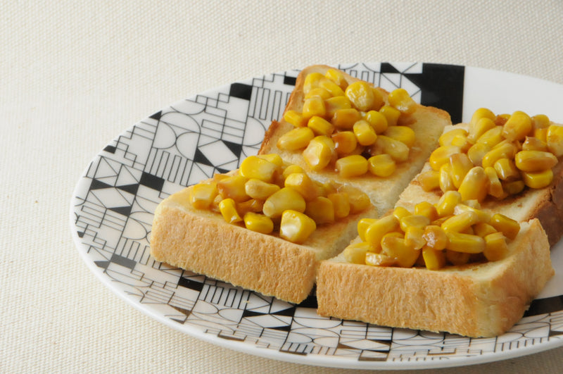 コーンをのせたバター醤油トースト